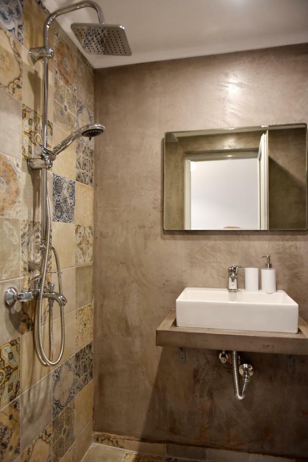 Ilion Luxury Apartments อัสโปรวาลตา ภายนอก รูปภาพ
