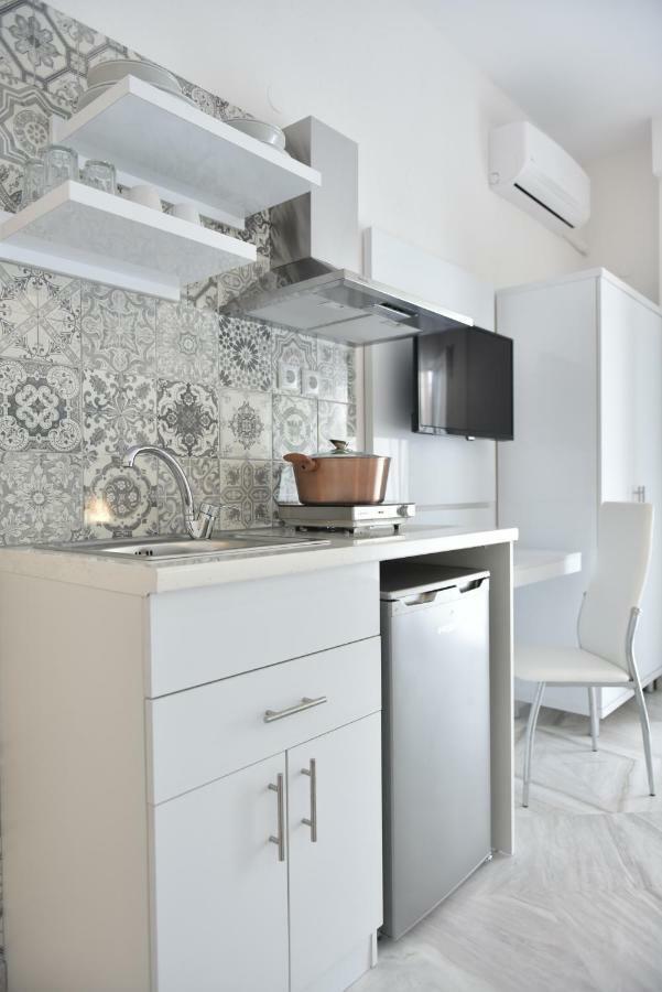 Ilion Luxury Apartments อัสโปรวาลตา ภายนอก รูปภาพ